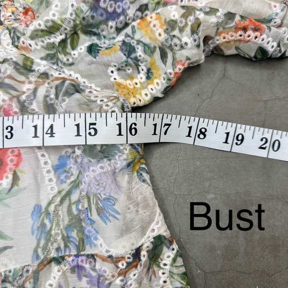 Alice & Olivia Rowa Floral Embroidered Tiered Puff-Sleeve Top Sz LG - Picture 7 of 9